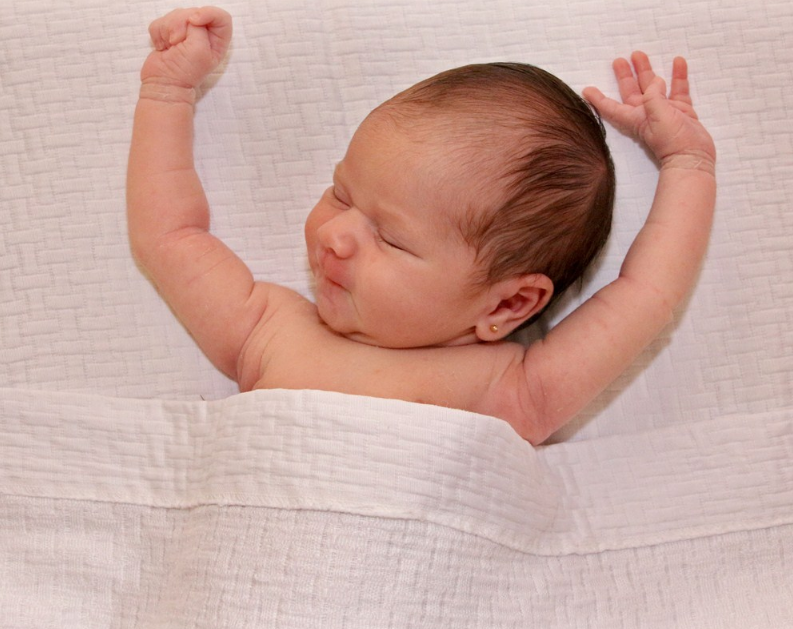 兩歲寶寶喊了不應(yīng)正常嗎 孩子聽(tīng)力正常為什么喊了不答應(yīng) 兩歲寶寶喊了不應(yīng)正常嗎 孩子聽(tīng)力正常為什么喊了不答應(yīng)