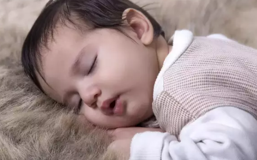 晚睡對(duì)孩子有哪些危害 孩子不愿意睡覺怎么辦