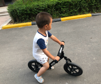 陪孩子過暑假發什么說說好 和孩子一起過暑假心情感慨