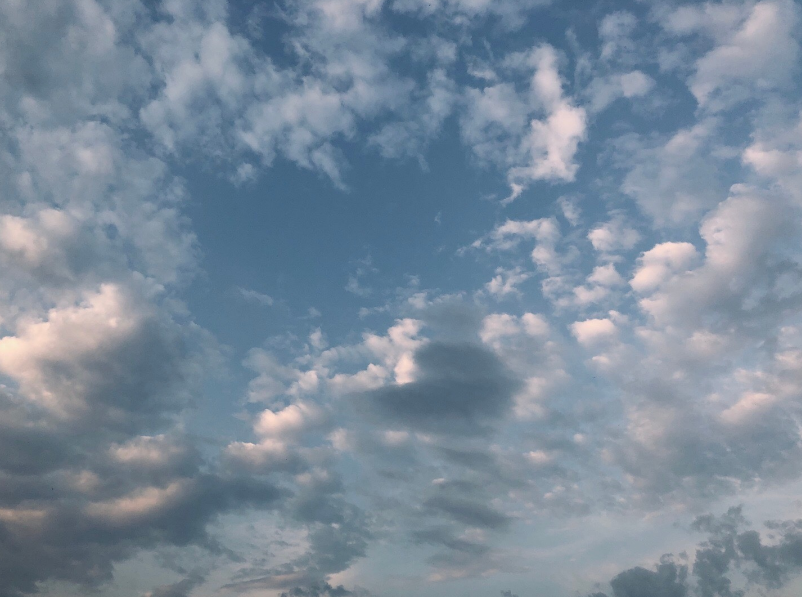 夜已深人未眠心情說說 一夜未眠心情怎么表達