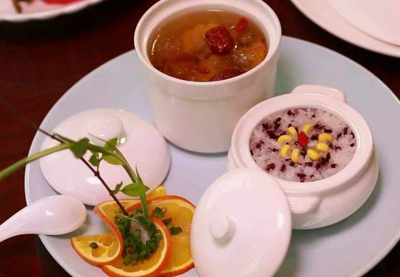 產(chǎn)婦坐月子飲食怎么吃 月子期間的飲食要注意什么 產(chǎn)婦坐月子飲食怎么吃 月子期間的飲食要注意什么