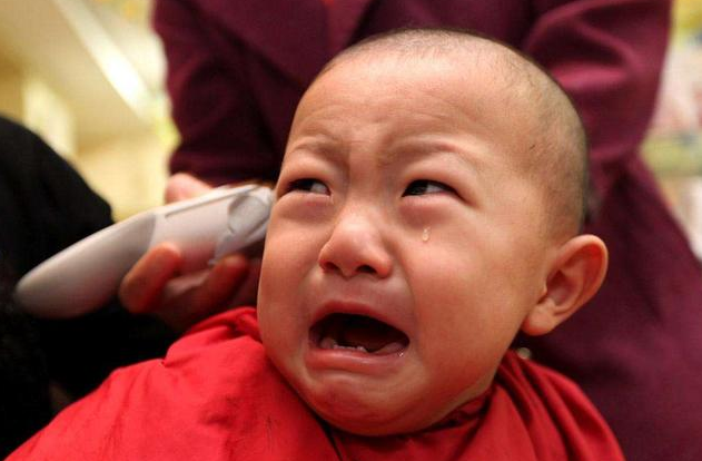 剃光頭能讓孩子頭發變得又黑又濃密嗎 怎么讓孩子長出又黑又濃密的頭發