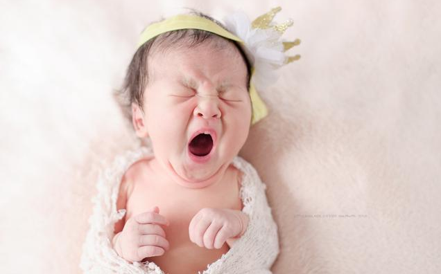 孩子嘴里的馬牙能挑破嗎 如何區(qū)分馬牙和鵝口瘡 孩子嘴里的馬牙能挑破嗎 如何區(qū)分馬牙和鵝口瘡