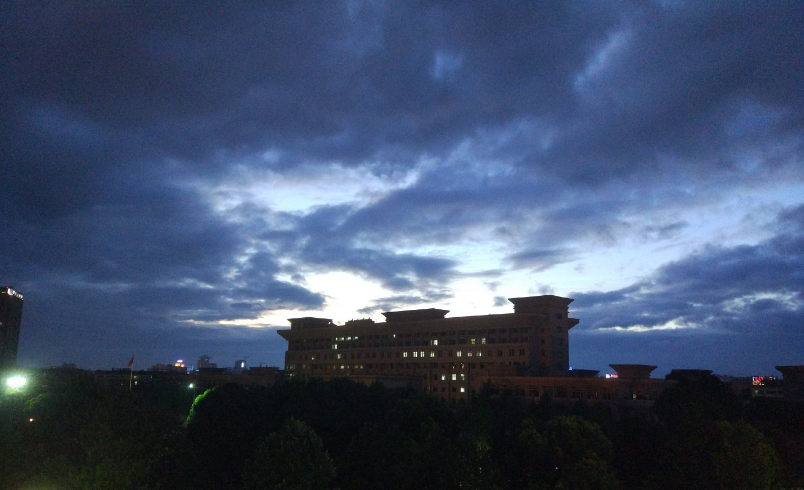 夏天天氣涼爽的說說 夏天晚上風很涼爽的說說朋友圈