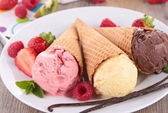 寶寶多大能吃冰淇淋 寶寶吃冰淇淋要注意什么 寶寶多大能吃冰淇淋 寶寶吃冰淇淋要注意什么