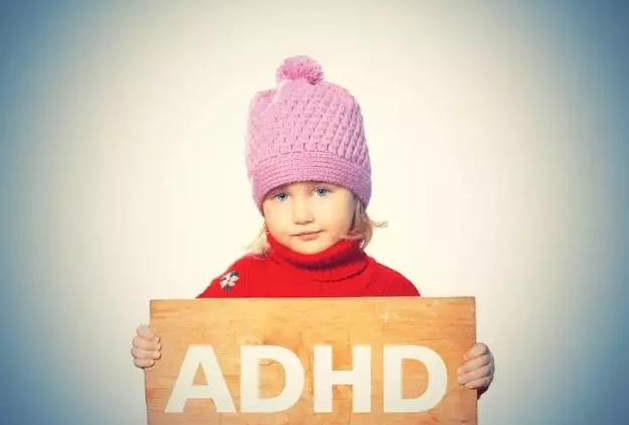 孩子多動(dòng)癥可以正常上學(xué)嗎 家長如何正確引導(dǎo)多動(dòng)癥兒童 孩子多動(dòng)癥可以正常上學(xué)嗎 家長如何正確引導(dǎo)多動(dòng)癥兒童