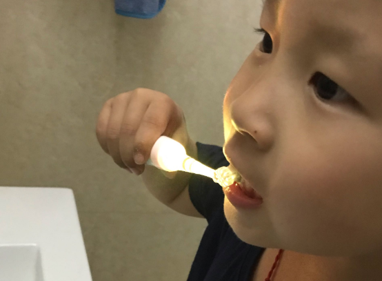 日本COLIMIDA兒童電動牙刷怎么樣 COLIMIDA兒童幻彩聲波牙刷測評