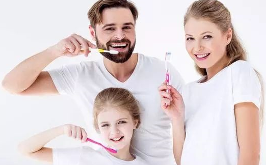 寶寶刷牙的最佳年齡 寶寶刷牙用什么牙膏好