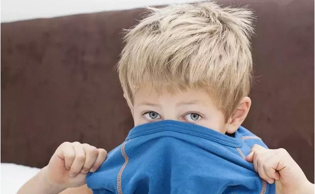 男寶寶勃起是性早熟嗎 男寶寶性早熟的癥狀