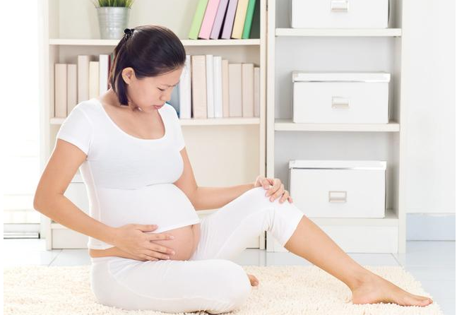 孕期抽筋是怎么回事 孕期腿抽筋該怎么辦 孕期抽筋是怎么回事 孕期腿抽筋該怎么辦