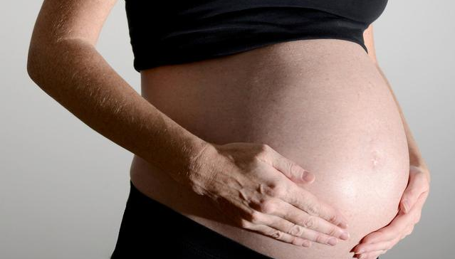 臨產前肚子痛多久要去醫院 臨產期肚子疼到什么程度