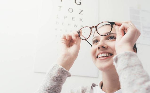 近視手術(shù)能治好近視嗎 做近視手術(shù)有風(fēng)險(xiǎn)嗎