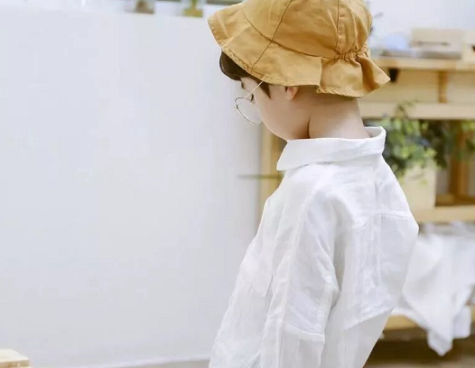 哪幾種褲子不適合給孩子穿 給孩子選衣服要注意什么