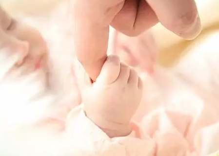 寶寶發燒什么時候需要去醫院 寶寶肛溫大于多少要去醫院 寶寶發燒什么時候需要去醫院 寶寶肛溫大于多少要去醫院