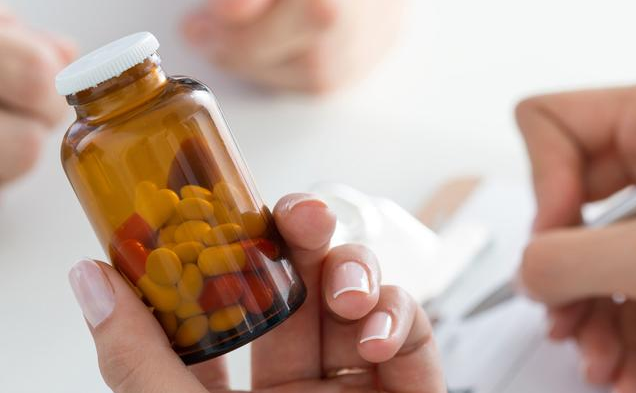 哺乳期媽媽感冒發(fā)燒能喂奶嗎 哺乳期媽媽生病要注意什么 哺乳期媽媽感冒發(fā)燒能喂奶嗎 哺乳期媽媽生病要注意什么