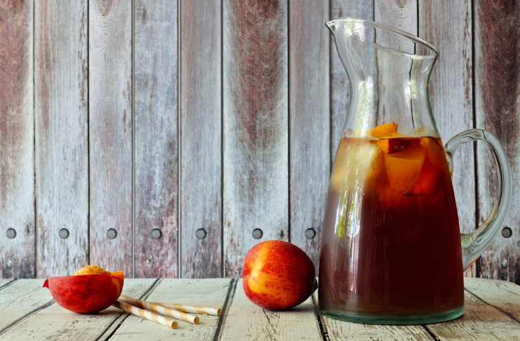 孩子吃桃子好不好 給孩子吃桃子要注意什么 孩子吃桃子好不好 給孩子吃桃子要注意什么