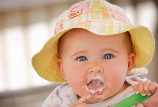 寶寶餓了還是腸絞痛怎么看 寶寶腸絞痛的癥狀有哪些 寶寶餓了還是腸絞痛怎么看 寶寶腸絞痛的癥狀有哪些