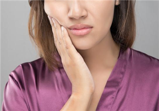 口腔潰瘍是上火了嗎 口腔潰瘍怎么治才好