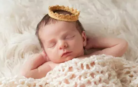 孩子被螞蟻咬了腫很大可以刺破嗎 螞蟻咬了多久好