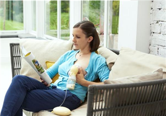 母乳喂養(yǎng)時間越長越好嗎 母乳喂養(yǎng)正確姿勢和步驟