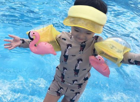 關(guān)于孩子學(xué)會了游泳的說說 孩子好不容易會游泳的說說 關(guān)于孩子學(xué)會了游泳的說說 孩子好不容易會游泳的說說