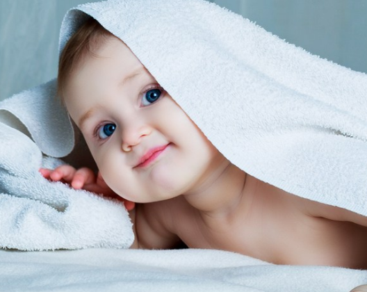 寶寶一百天了超萌的句子 寶寶一百天的心情說說