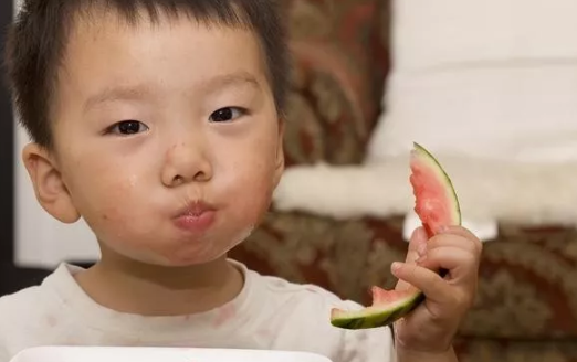 三伏天孩子吃什么水果好 三伏天水果選擇推薦