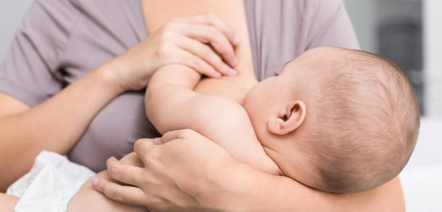 怎么知道產后奶水充不充足 判斷寶寶吃飽的方法