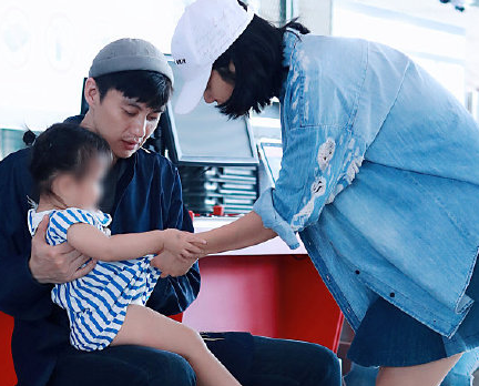 周一圍女兒叫什么名字 周一圍女兒正面照圖片