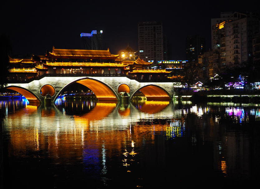 描述夜景的朋友圈配文 夜景發朋友圈配什么話 描述夜景的朋友圈配文 夜景發朋友圈配什么話