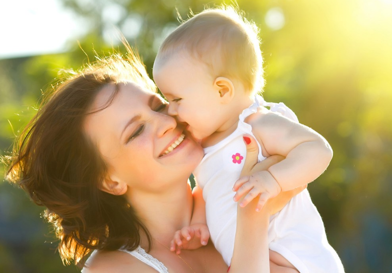 生完孩子之后胸部逐漸變小怎么辦 導(dǎo)致胸部逐漸變小的原因是什么