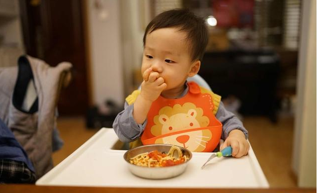 孩子不愛吃飯餓一頓就好了嗎 孩子不愛吃飯怎么辦
