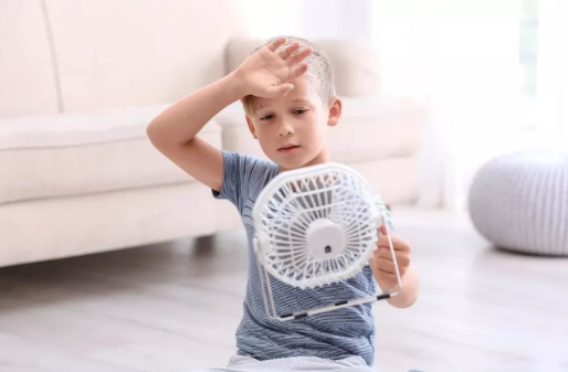 夏天給孩子正確吹空調 寶寶怎么吹空調不感冒