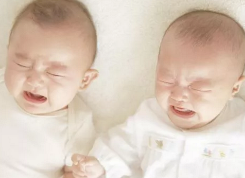 新生兒鼻子不通氣是什么原因 新生兒鼻子不通氣怎么辦 新生兒鼻子不通氣是什么原因 新生兒鼻子不通氣怎么辦