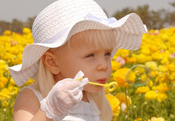 帶孩子旅游說說心情朋友圈 描寫孩子旅游心情的句子