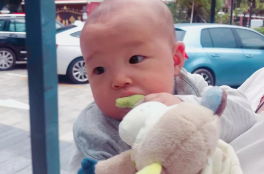 用安撫巾培養寶寶睡覺方法 安撫巾為什么會讓寶寶入睡