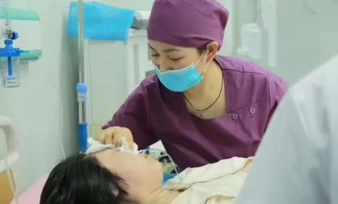 只有初產(chǎn)婦才會被側(cè)切嗎 生二胎還會被側(cè)切嗎 只有初產(chǎn)婦才會被側(cè)切嗎 生二胎還會被側(cè)切嗎