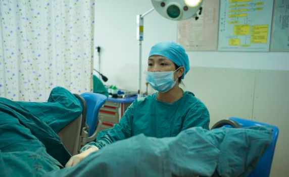 手剝胎盤是用手進(jìn)去撕?jiǎn)?手剝胎盤有危險(xiǎn)嗎