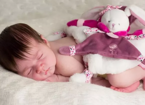 安撫巾和安撫奶嘴有什么不同 寶寶需多久才能適應安撫巾