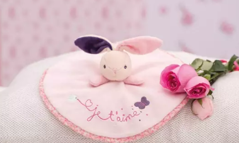 安撫巾會(huì)影響寶寶獨(dú)立嗎 寶寶安撫巾如何引入 安撫巾會(huì)影響寶寶獨(dú)立嗎 寶寶安撫巾如何引入