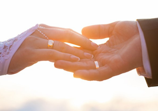 結婚舍不得爸媽的心情說說  結婚舍不得爸媽朋友圈句子