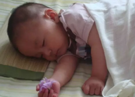 嬰幼兒胃食管反流和夜醒有關嗎 寶寶夜醒的主要原因有哪些