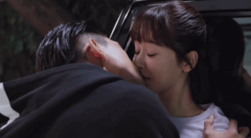 親愛的熱愛的韓商言佟年有多少場吻戲 韓商言佟年吻戲合集 親愛的熱愛的韓商言佟年有多少場吻戲 韓商言佟年吻戲合集