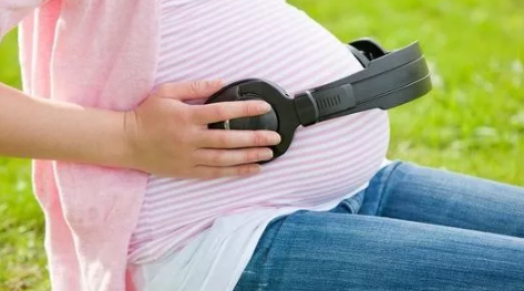 羊水栓塞順產(chǎn)和剖腹哪個(gè)幾率大 羊水栓塞是順產(chǎn)還是剖腹產(chǎn)引起的