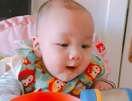 寶寶腹瀉怎么辦 寶寶腹瀉的癥狀是什么