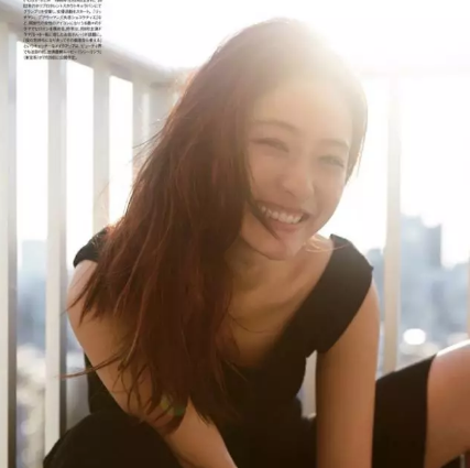 女生拍照怎么笑好看 拍照時怎么笑才自然 女生拍照怎么笑好看 拍照時怎么笑才自然