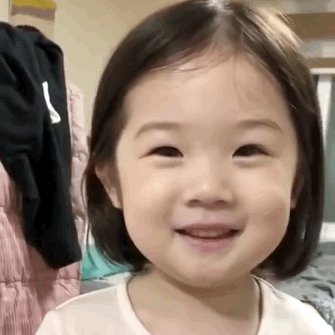 韓國萌娃金雪表情包 萌娃金雪動態gif表情包