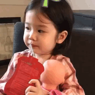 韓國萌娃金雪表情包 萌娃金雪動態gif表情包