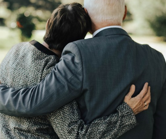 老婆生日快樂祝福語簡短 老婆生日說說感動句子