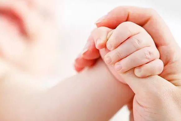 寶寶指甲凹凸不平是什么原因 寶寶指甲凹凸不平怎么辦